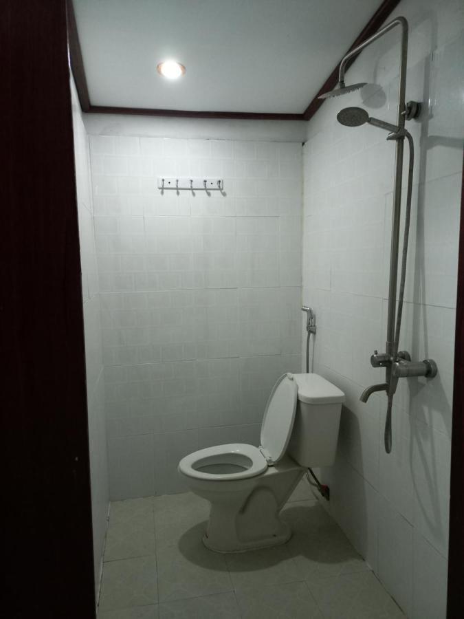 Watthat Backpacker Hostel 루앙프라방 외부 사진