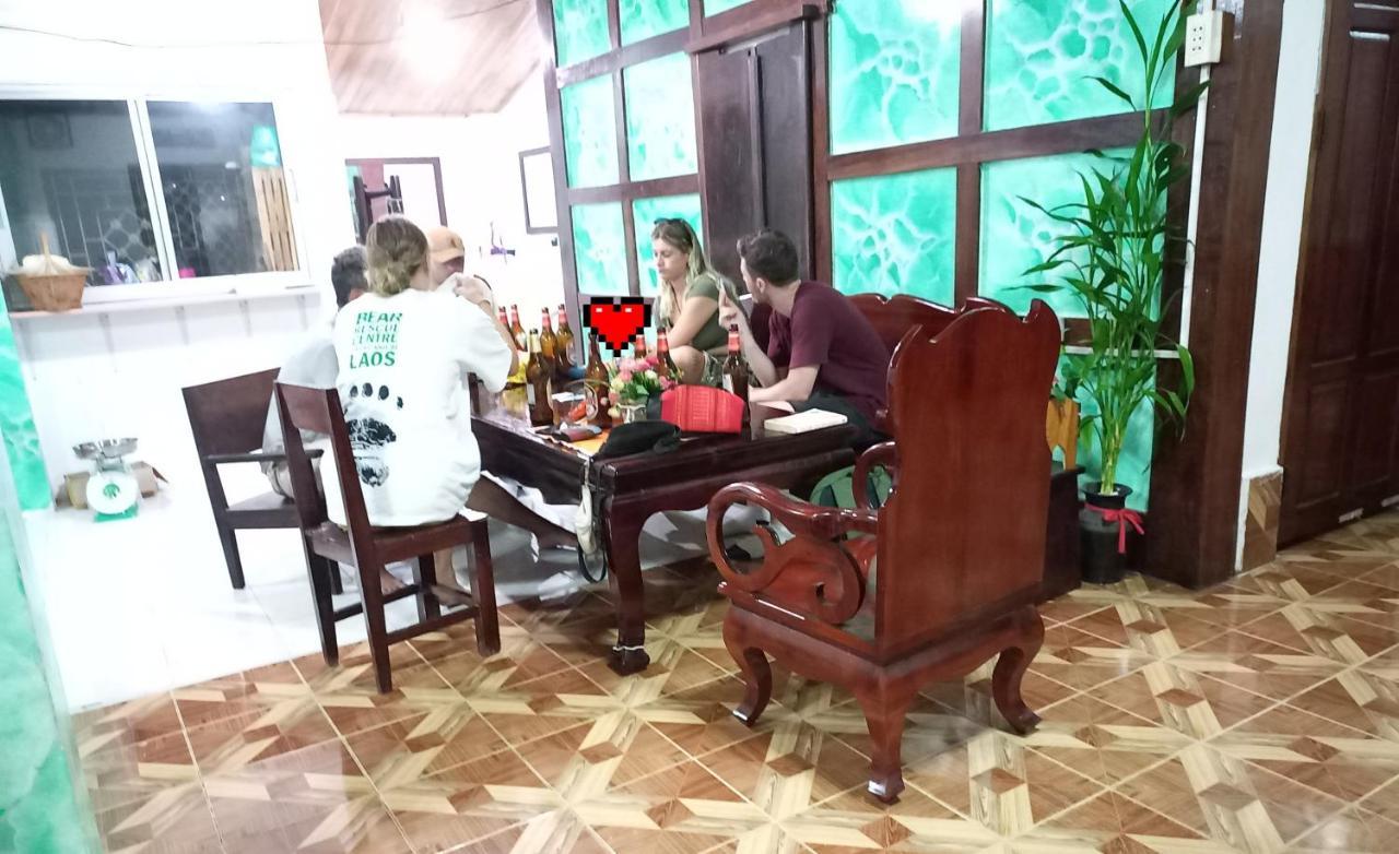 Watthat Backpacker Hostel 루앙프라방 외부 사진