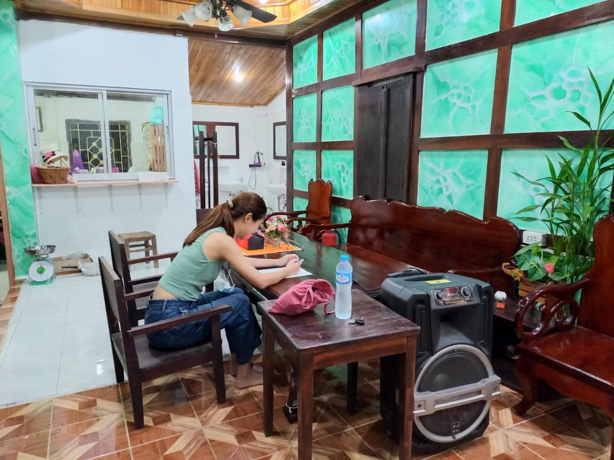Watthat Backpacker Hostel 루앙프라방 외부 사진