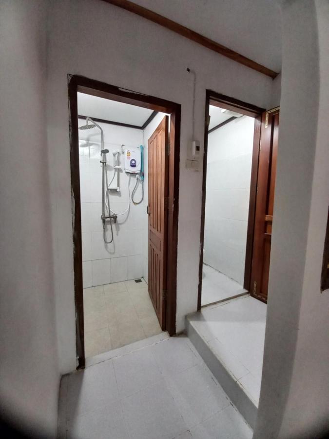 Watthat Backpacker Hostel 루앙프라방 외부 사진